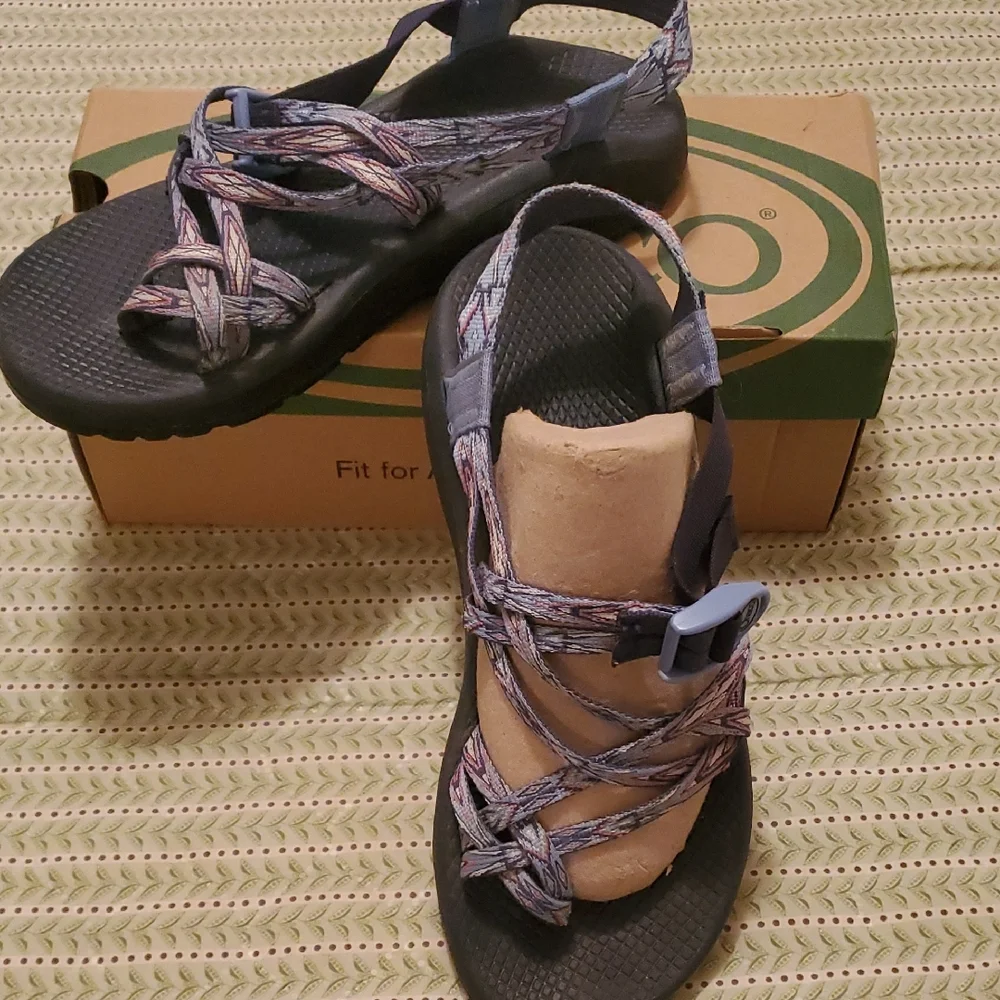 Chaco's Zcloud‎ 2 Stylish Women's Sandals in Black and Laced Agua